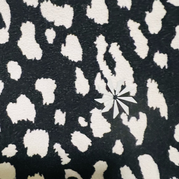 Printed Athleta Salutation Stash 7/8 - Picture 3 of 5